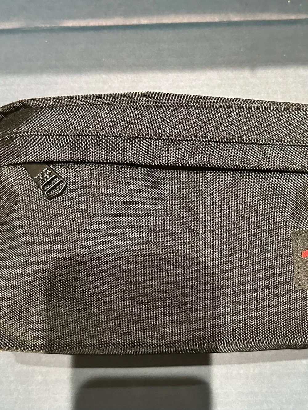 Bag for travel, very nice black color with zipper.